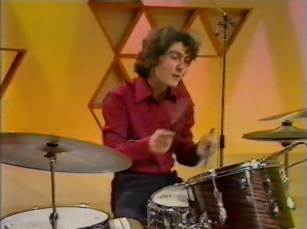 Greg Knowles presenting How Do You Do! (BBC1, 1977).