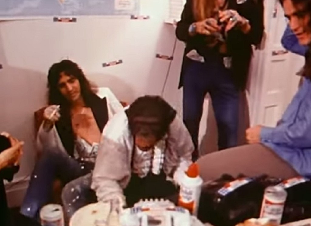 Alice Cooper - Elected promo film (1972).