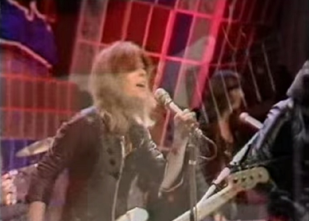 Suzi Quatro performing Devil Gate Drive on Top Of The Pops (BBC1, 1972).